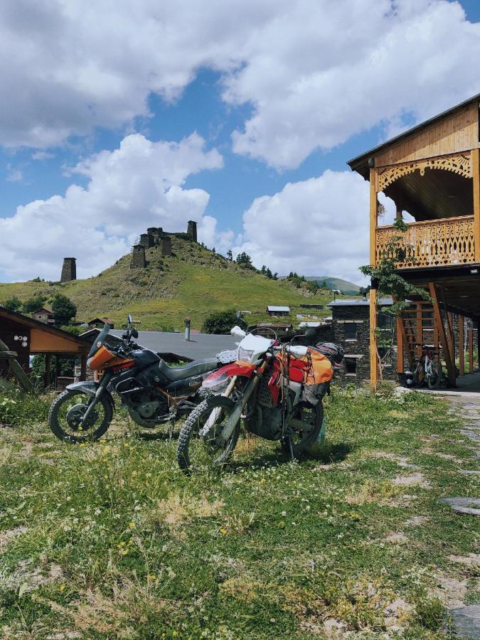 A North Homestay Omalo Buitenkant foto